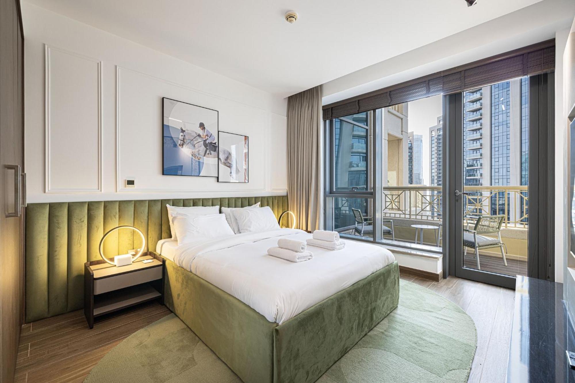 The Signature Burj Khalifa View Residence With Terrace Apartment *