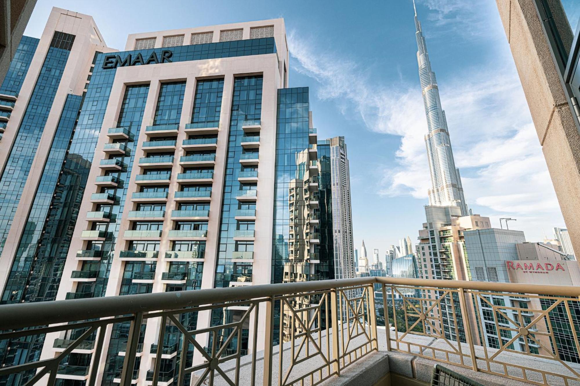 The Signature Burj Khalifa View Residence With Terrace *