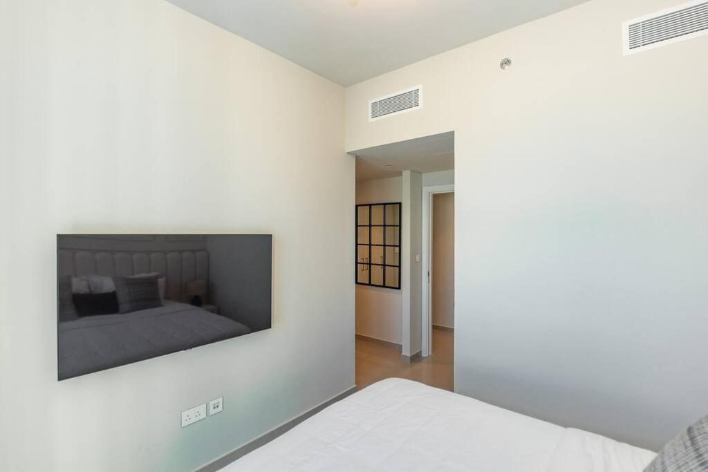 Luxurious 2-br In Downtown * Dubai
