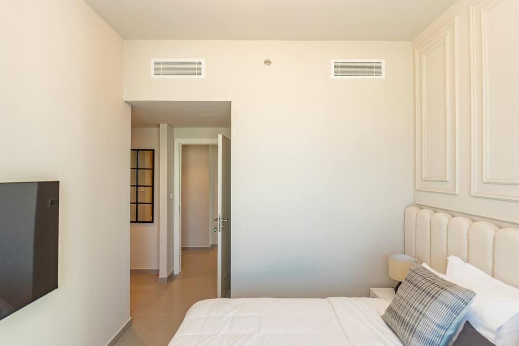 Apartment Luxurious 2-br In Downtown *