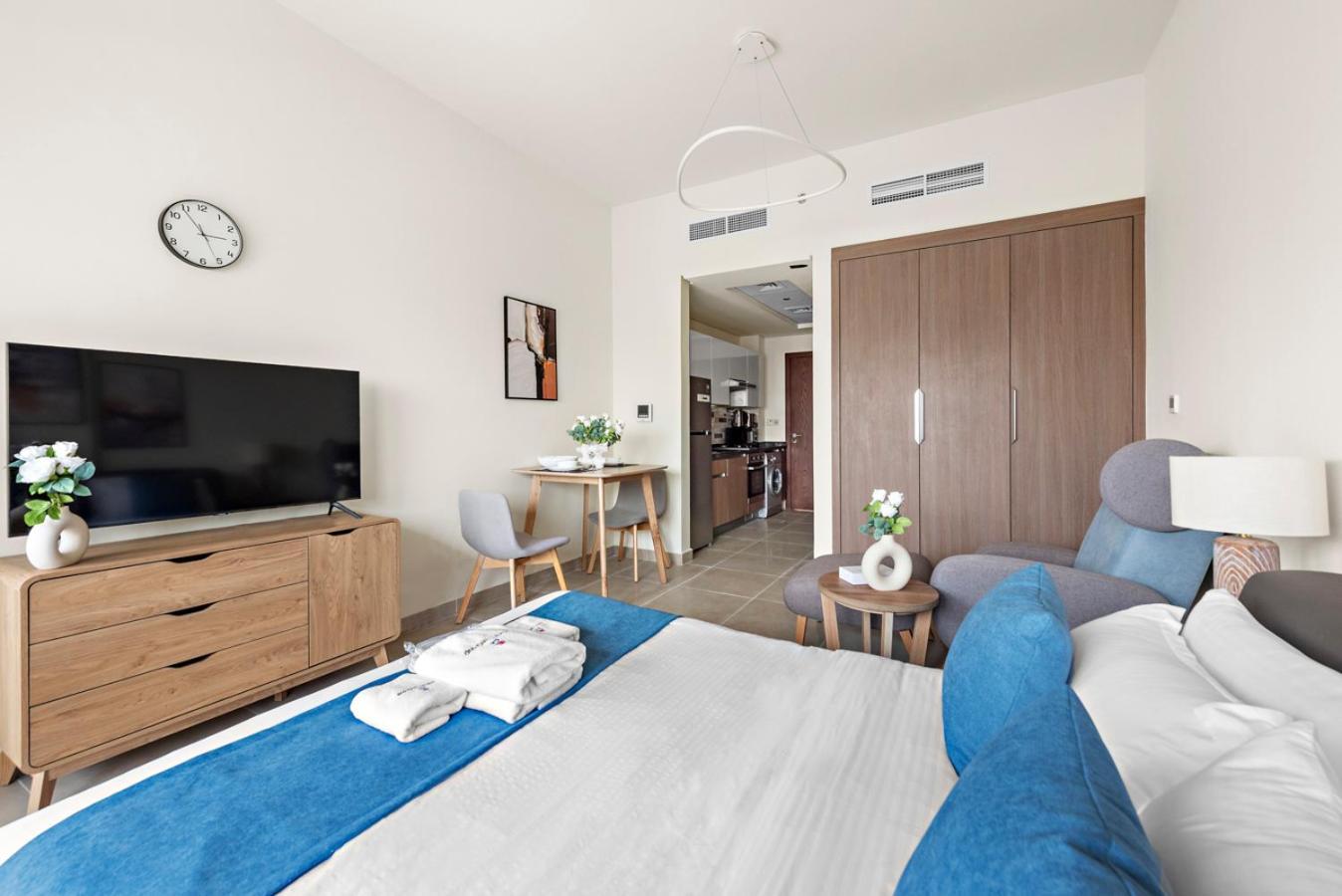New Cozy In Al Furjan Apartment *