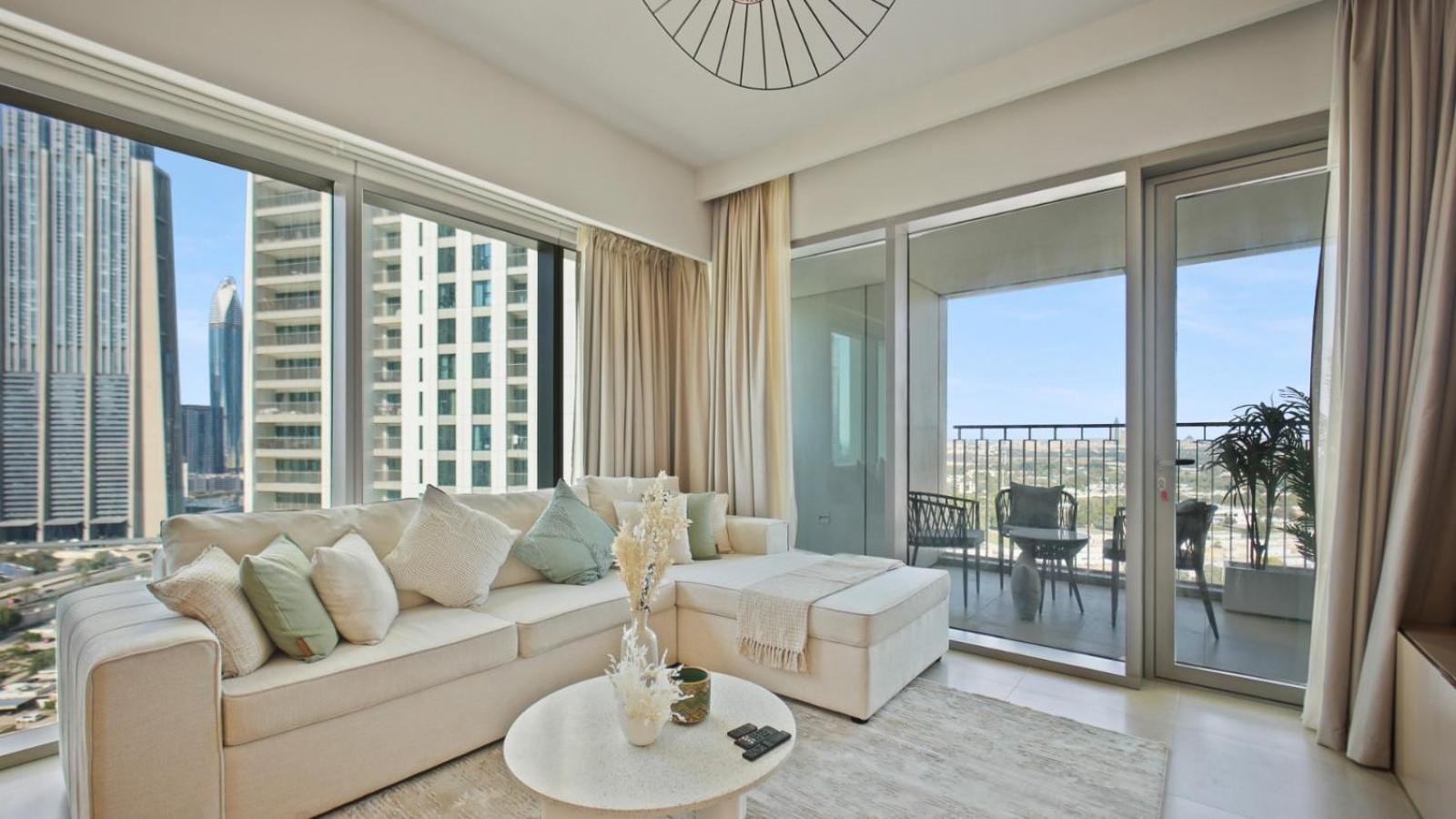Luxurious 2-br In Downtown Apartment *
