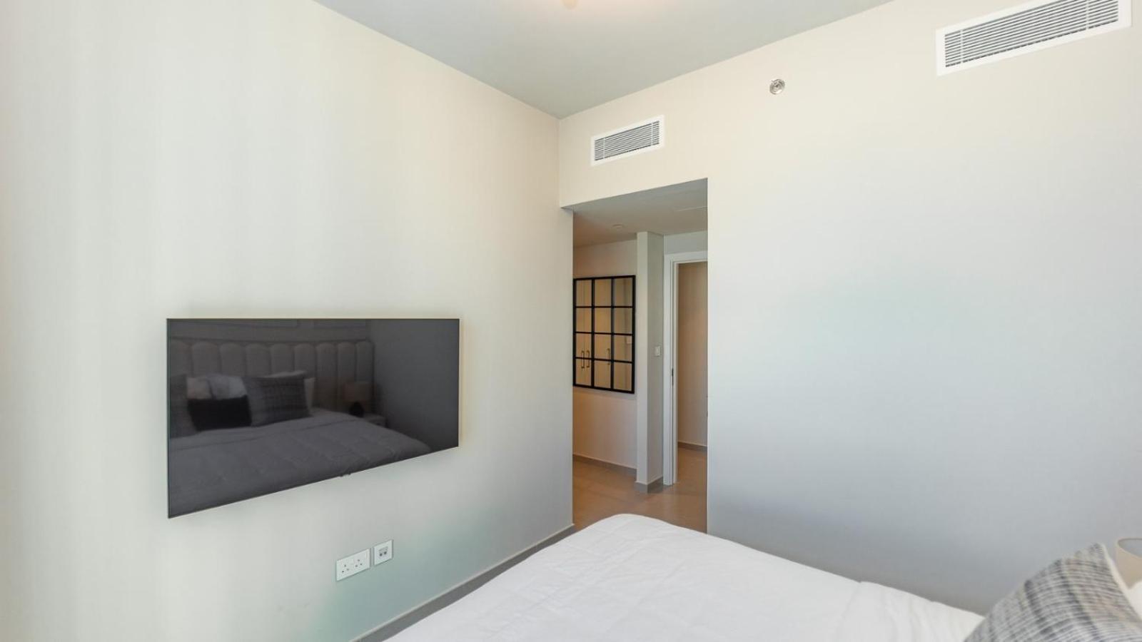 Apartment Luxurious 2-br In Downtown *