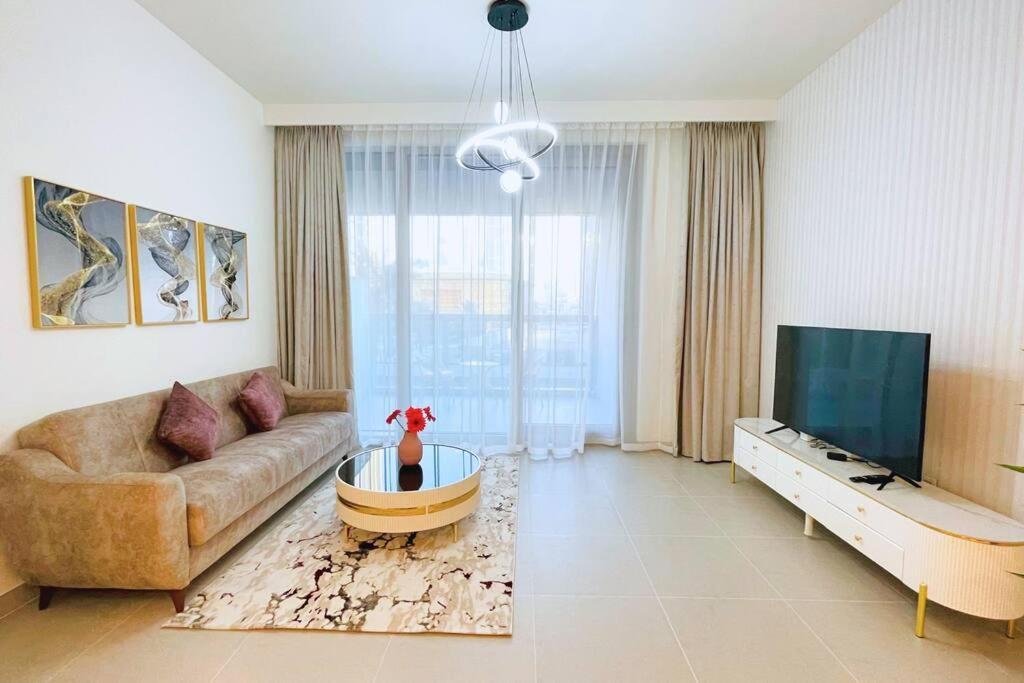 Luxurious 1br In Forte 2 With Spacious Gym With Squash Court Dubai