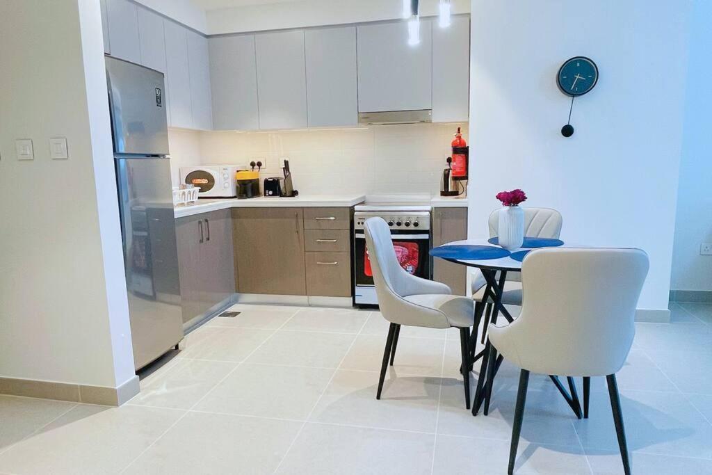 Apartment Luxurious 1br In Forte 2 With Spacious Gym With Squash Court *