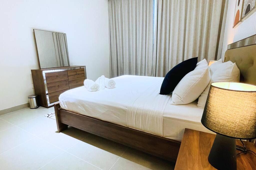 Apartment Luxurious 1br In Forte 2 With Spacious Gym With Squash Court Dubai