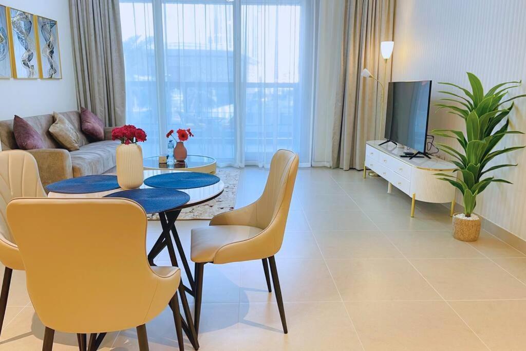 Luxurious 1br In Forte 2 With Spacious Gym With Squash Court Apartment *