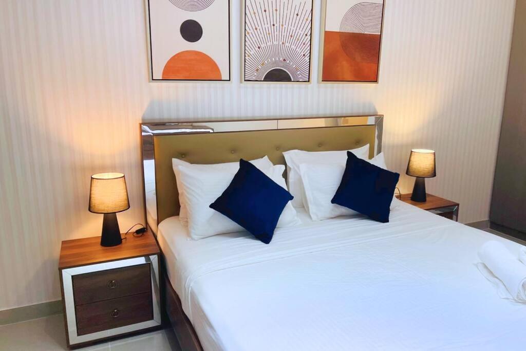 Apartment Luxurious 1br In Forte 2 With Spacious Gym With Squash Court *
