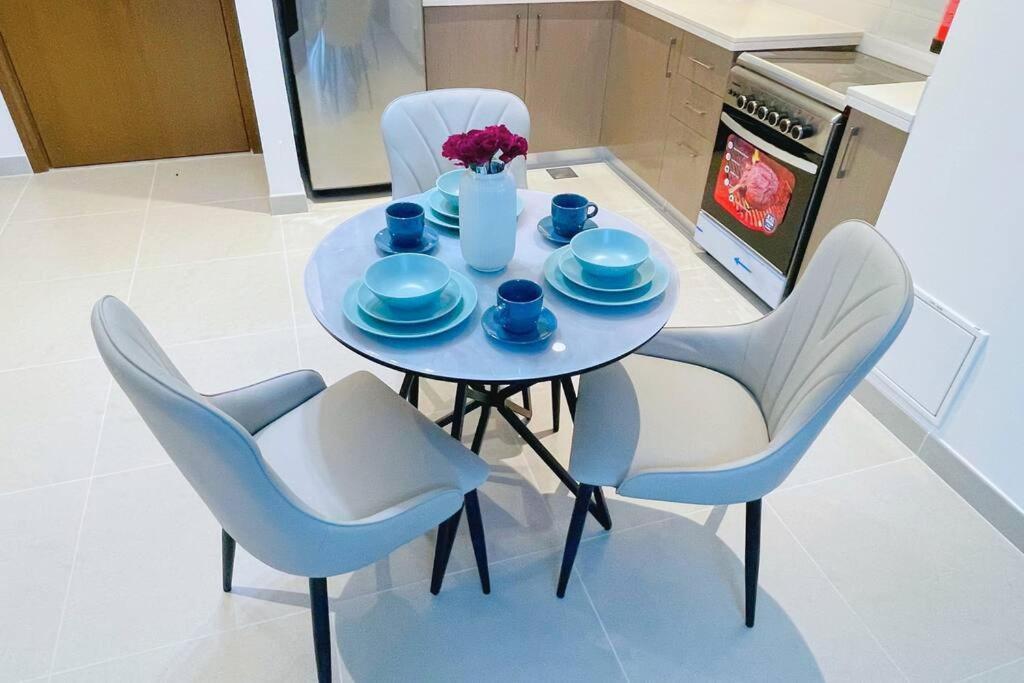 Apartment Luxurious 1br In Forte 2 With Spacious Gym With Squash Court Dubai