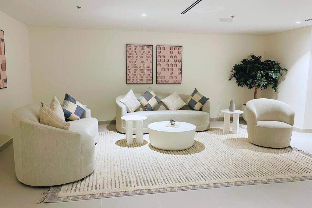 Apartment Luxurious 1br In Forte 2 With Spacious Gym With Squash Court