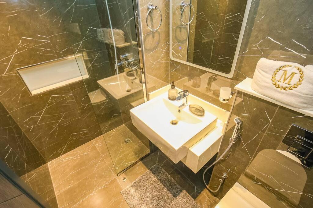 Apartment Magnificent Studio-one Of Kind In Dubai