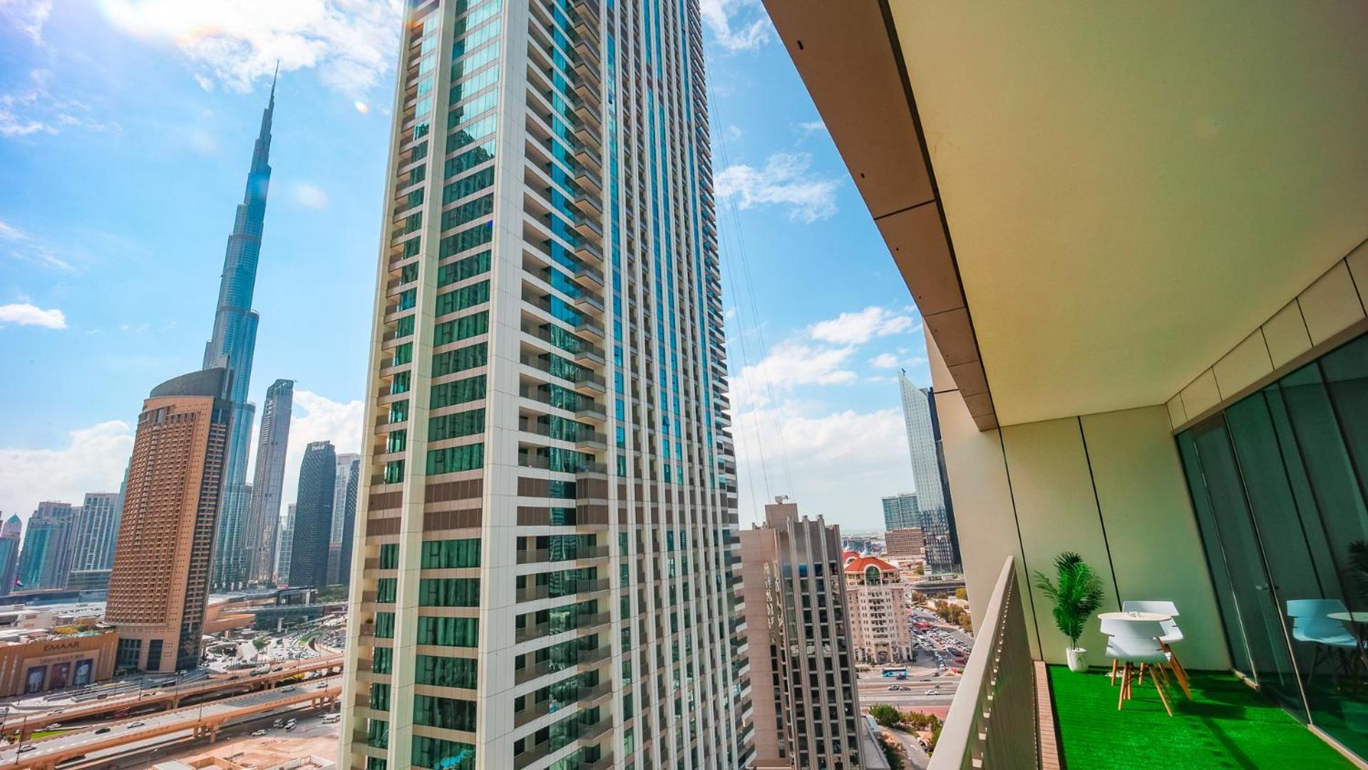 Burj Khalifa View With Grass Turf Balcony-downtown By Tanami Homes Apartment