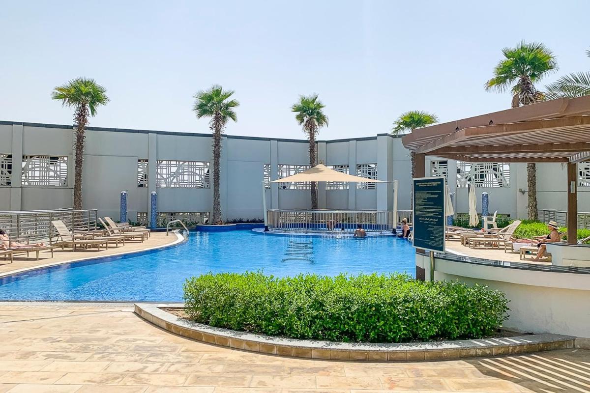 Frank Porter - Capital Bay Tower B Apartment Dubai