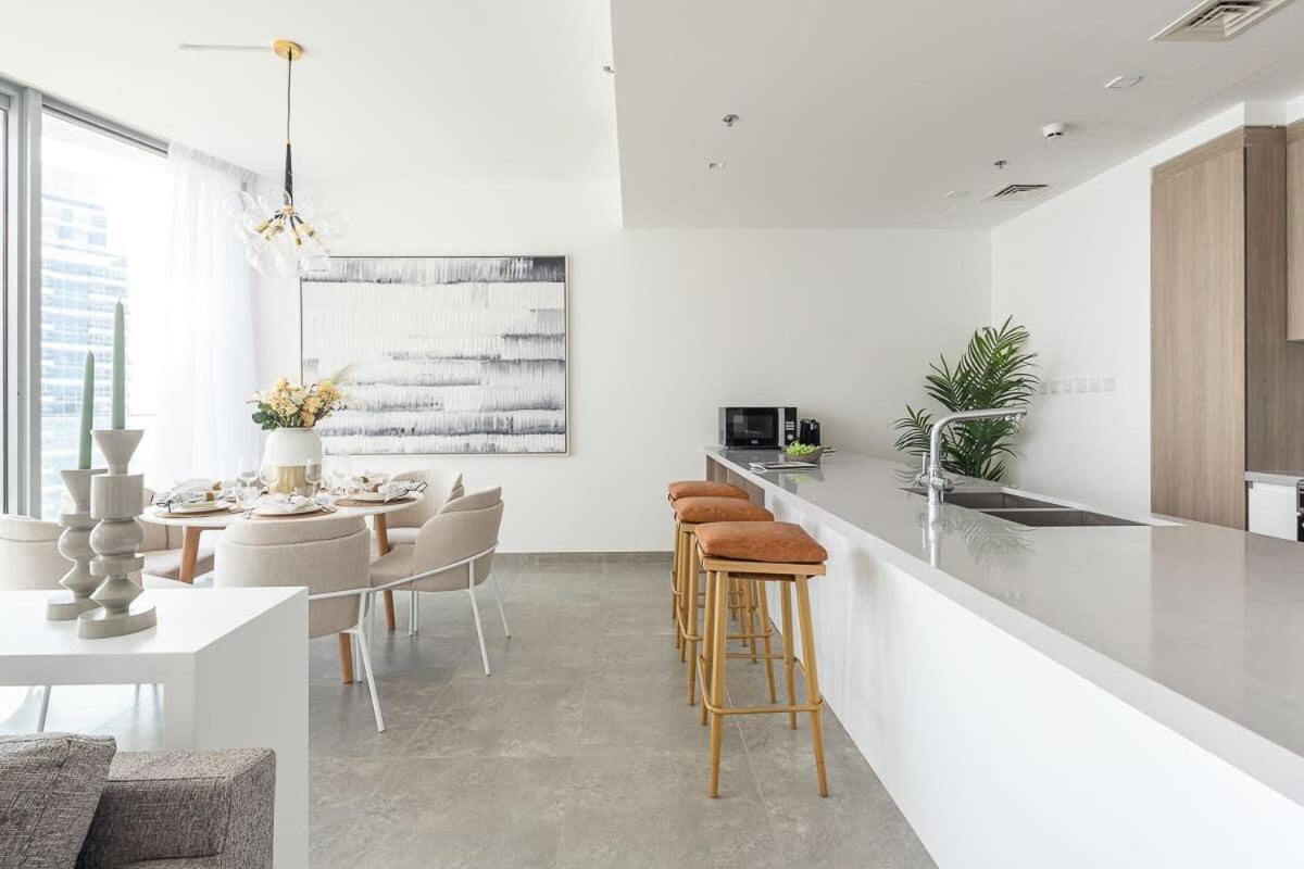 Frank Porter - Stella Maris Apartment