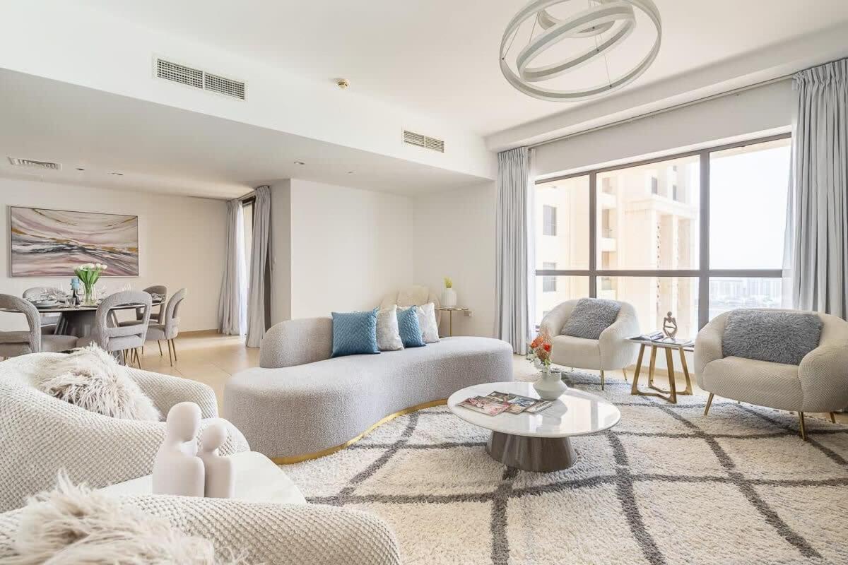 Frank Porter - Bahar 4 Apartment Dubai