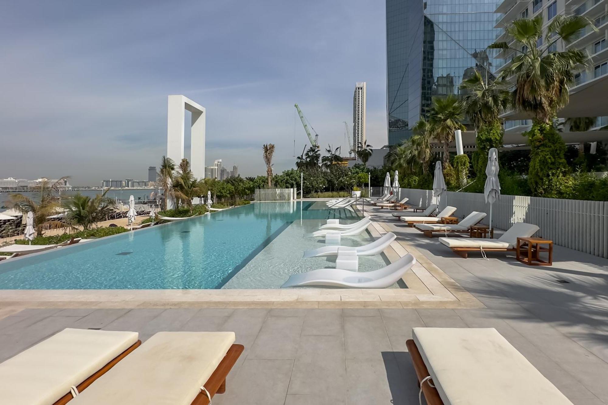 Clever Guest La Vie Dubai