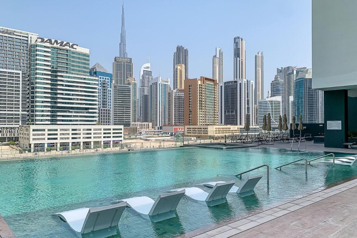 Frank Porter - 15 Northside * Dubai