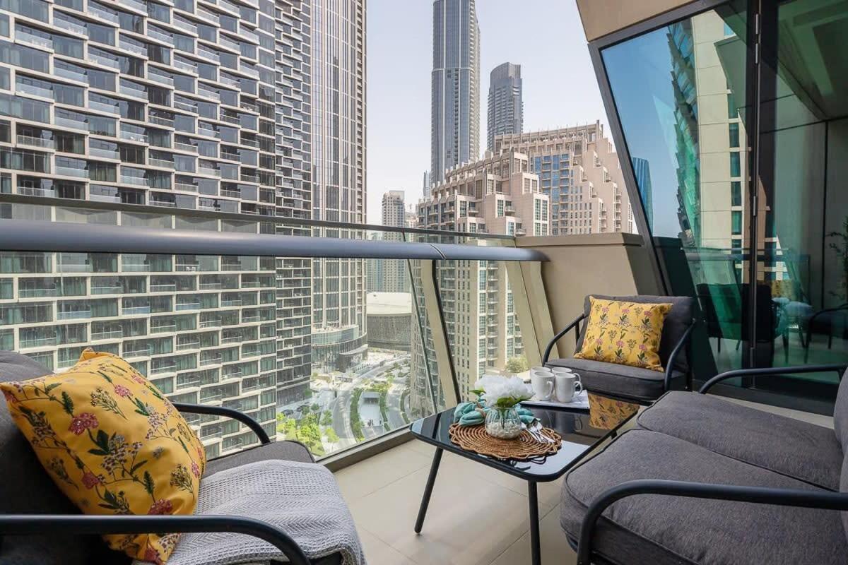 Frank Porter - Burj Vista Tower 2 Apartment