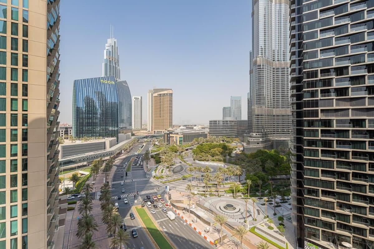 Frank Porter - Burj Vista Tower 2 Apartment Dubai