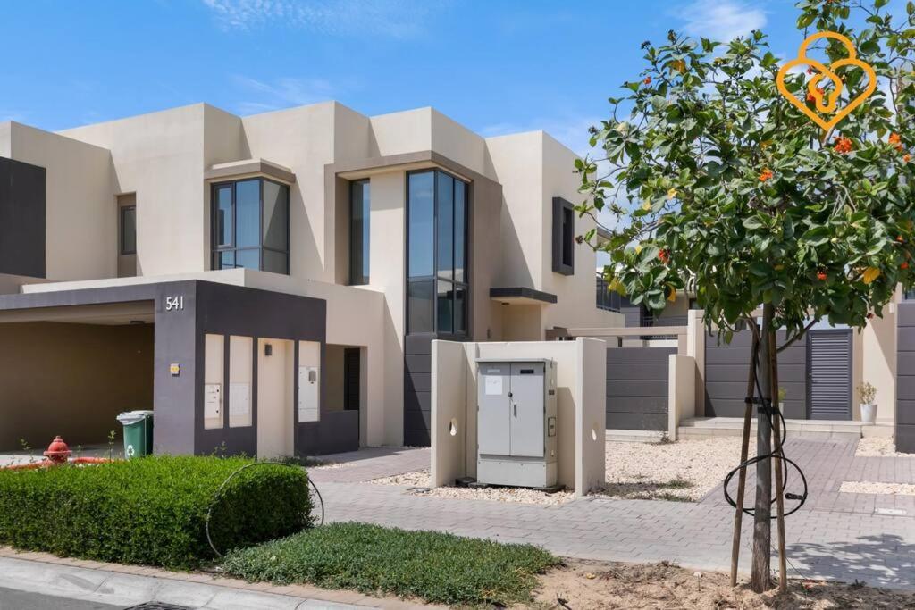 Keysplease Hills 4bed Near Pool, Maple Villa