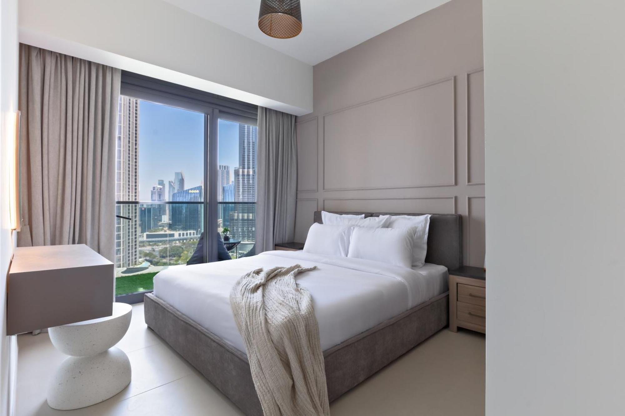 Luxurious 4br W/ Prime Burj Khalifa View *