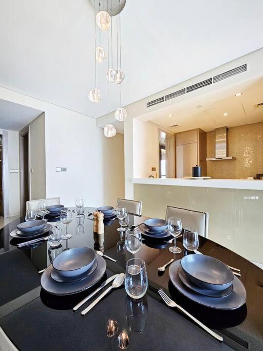 Spacious 2br Paramount * Dubai