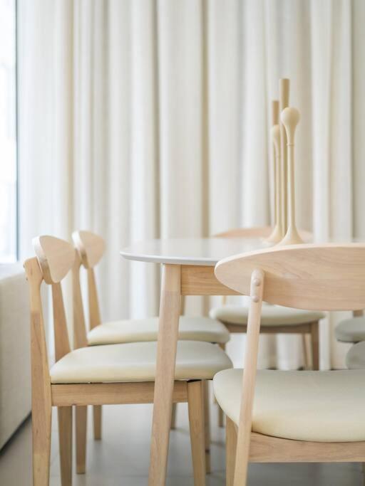 Apartment Creek Escape: Luxury 3br Nautical Grandeur Dubai