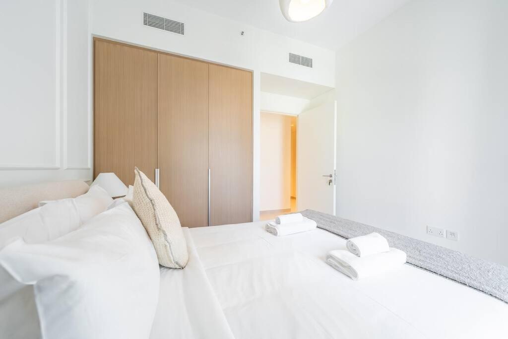 Apartment Creek Escape: Luxury 3br Nautical Grandeur