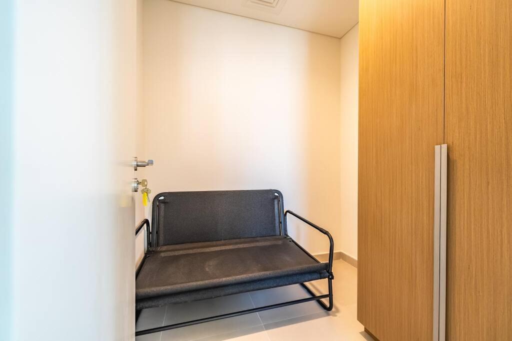 Apartment Creek Escape: Luxury 3br Nautical Grandeur *