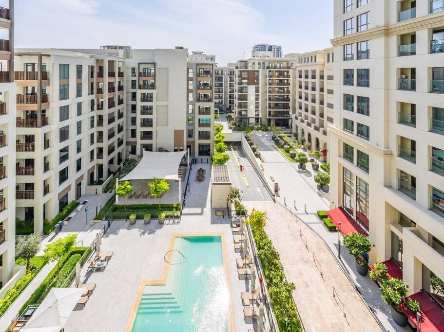Apartment Creek Escape: Luxury 3br Nautical Grandeur