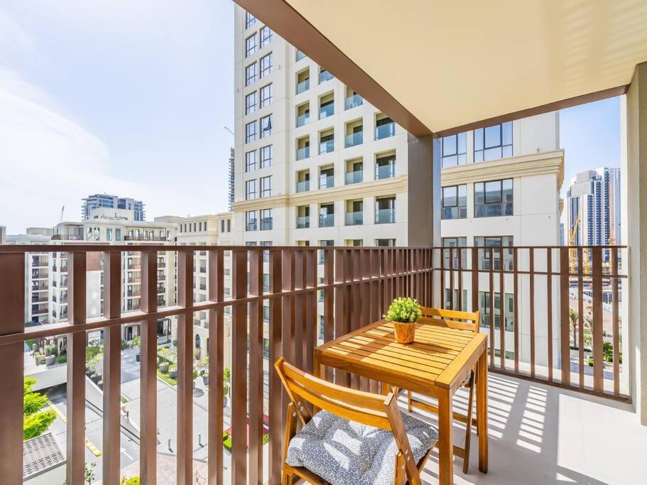 Creek Escape: Luxury 3br Nautical Grandeur Apartment