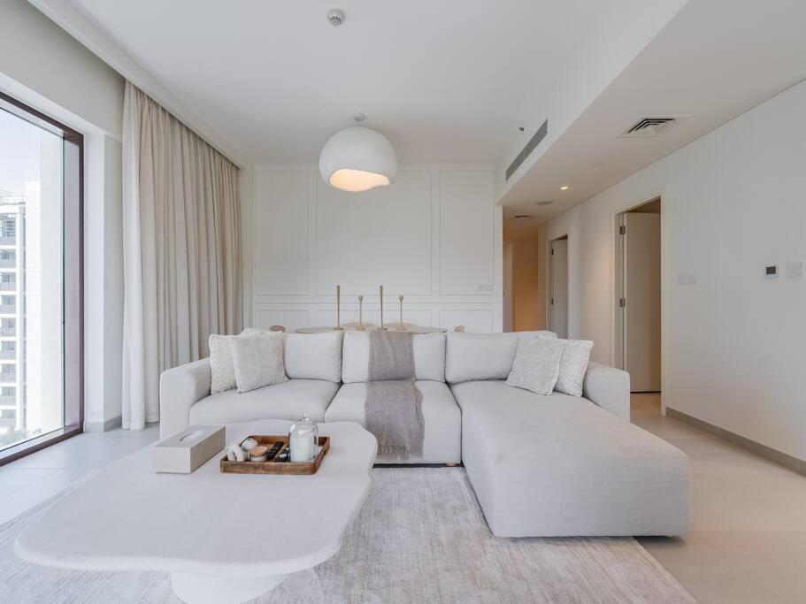 Apartment Creek Escape: Luxury 3br Nautical Grandeur