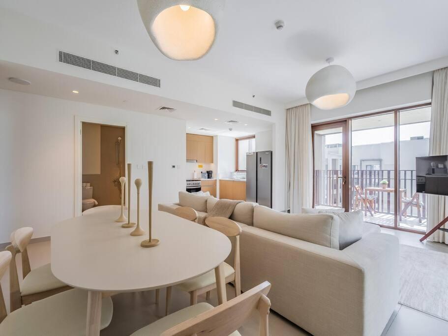 Creek Escape: Luxury 3br Nautical Grandeur Apartment