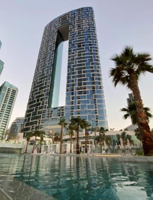 Lux 2 Bd With Parking Full Sea View And Location Dubai