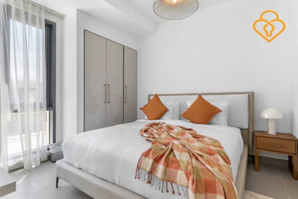 Villa Keysplease Hills 4bed Near Pool, Maple Dubai
