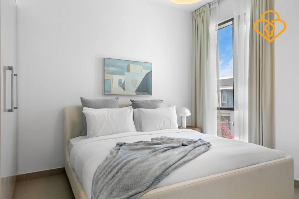 Keysplease Hills 4bed Near Pool, Maple Villa Dubai