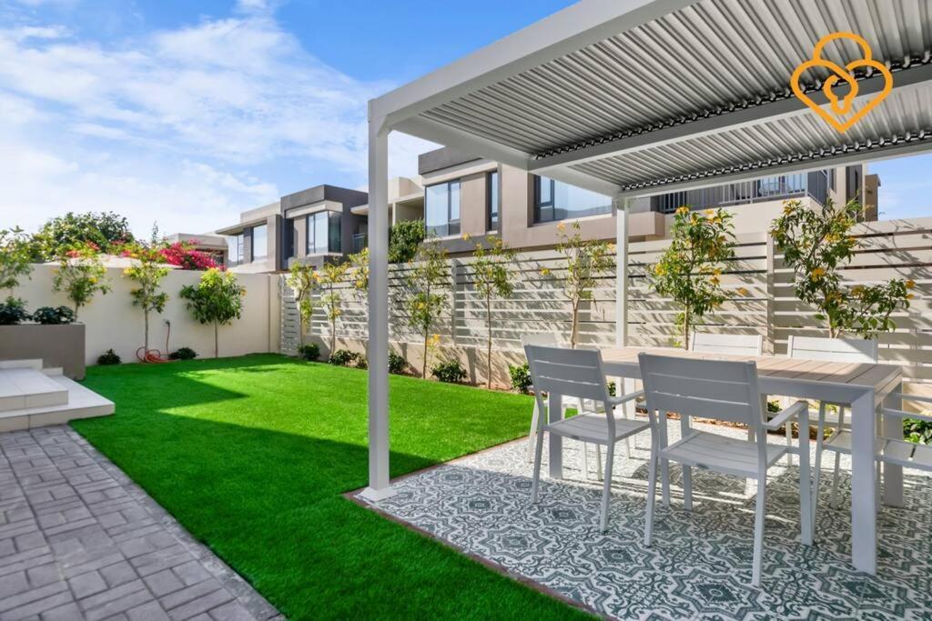Keysplease Hills 4bed Near Pool, Maple * Dubai