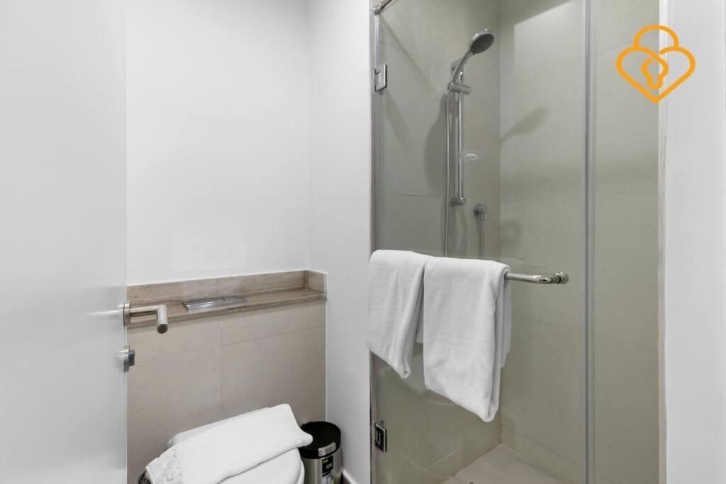 Keysplease Hills 4bed Near Pool, Maple Dubai