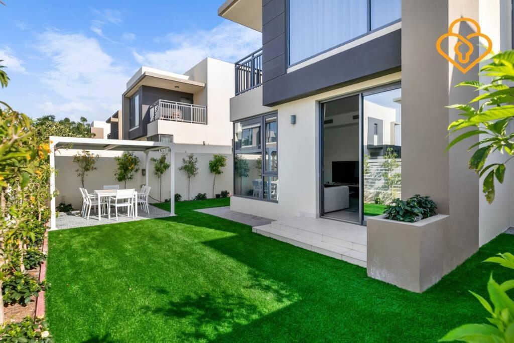 Keysplease Hills 4bed Near Pool, Maple