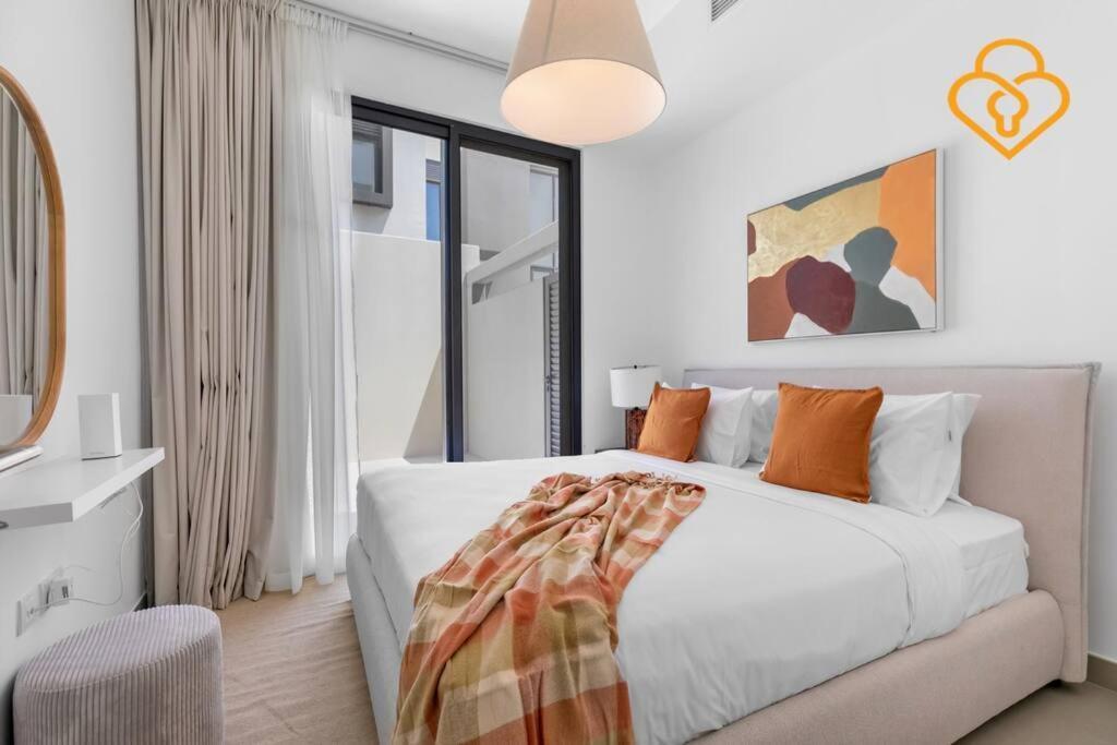 Keysplease Hills 4bed Near Pool, Maple * Dubai