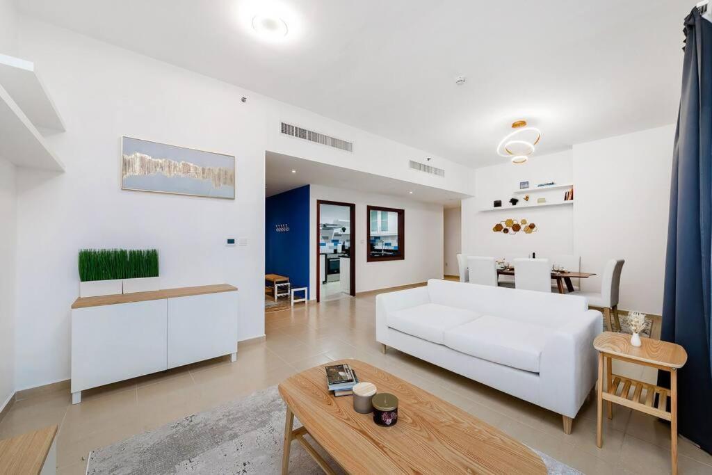 Panoramic Waterfront 2br Sanctuary - Jbr Apartment Dubai