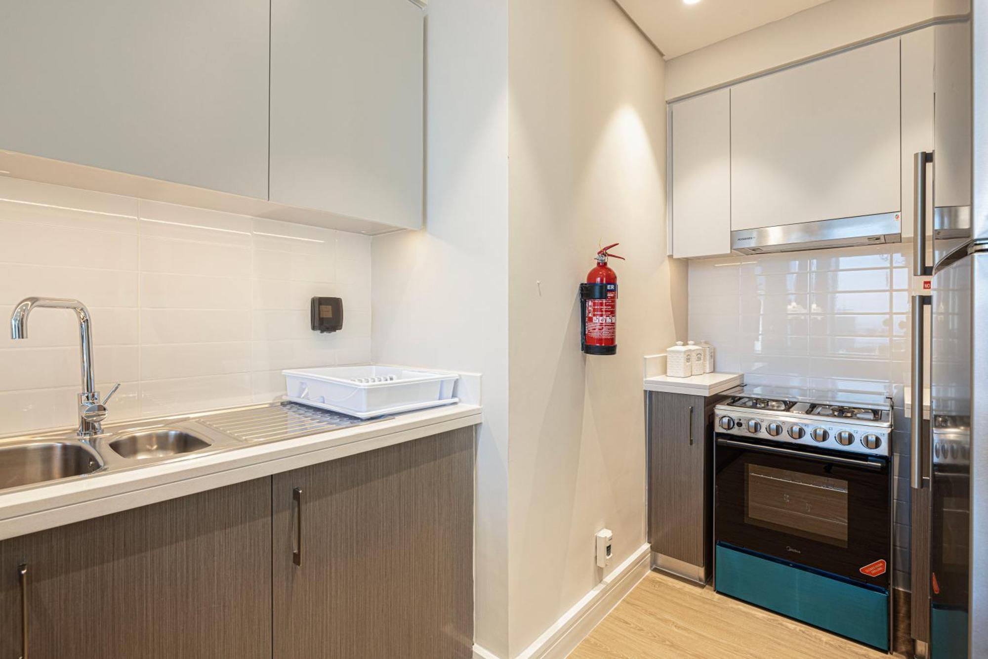 Magnificent - Cozy 2 Bhk Retreat In Downtown