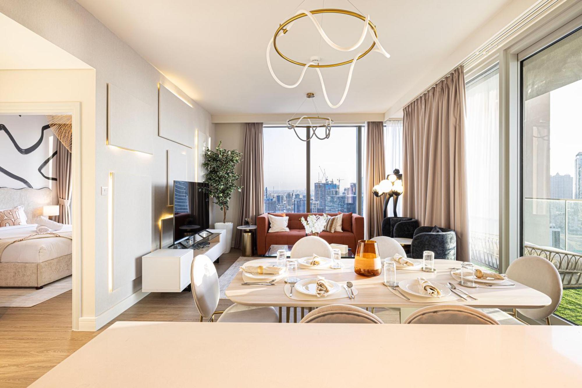 Magnificent - Cozy 2 Bhk Retreat In Downtown Apartment