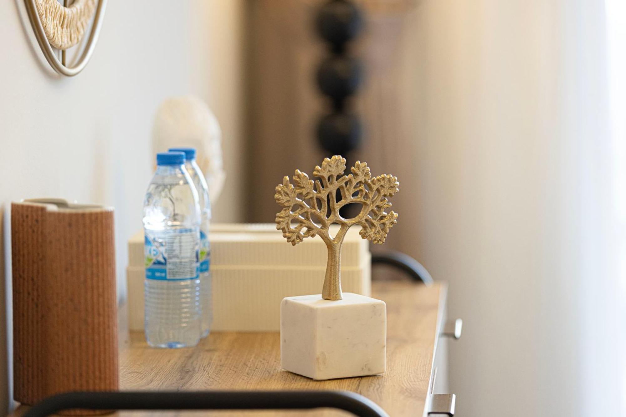 Apartment Magnificent - Cozy 2 Bhk Retreat In Downtown *