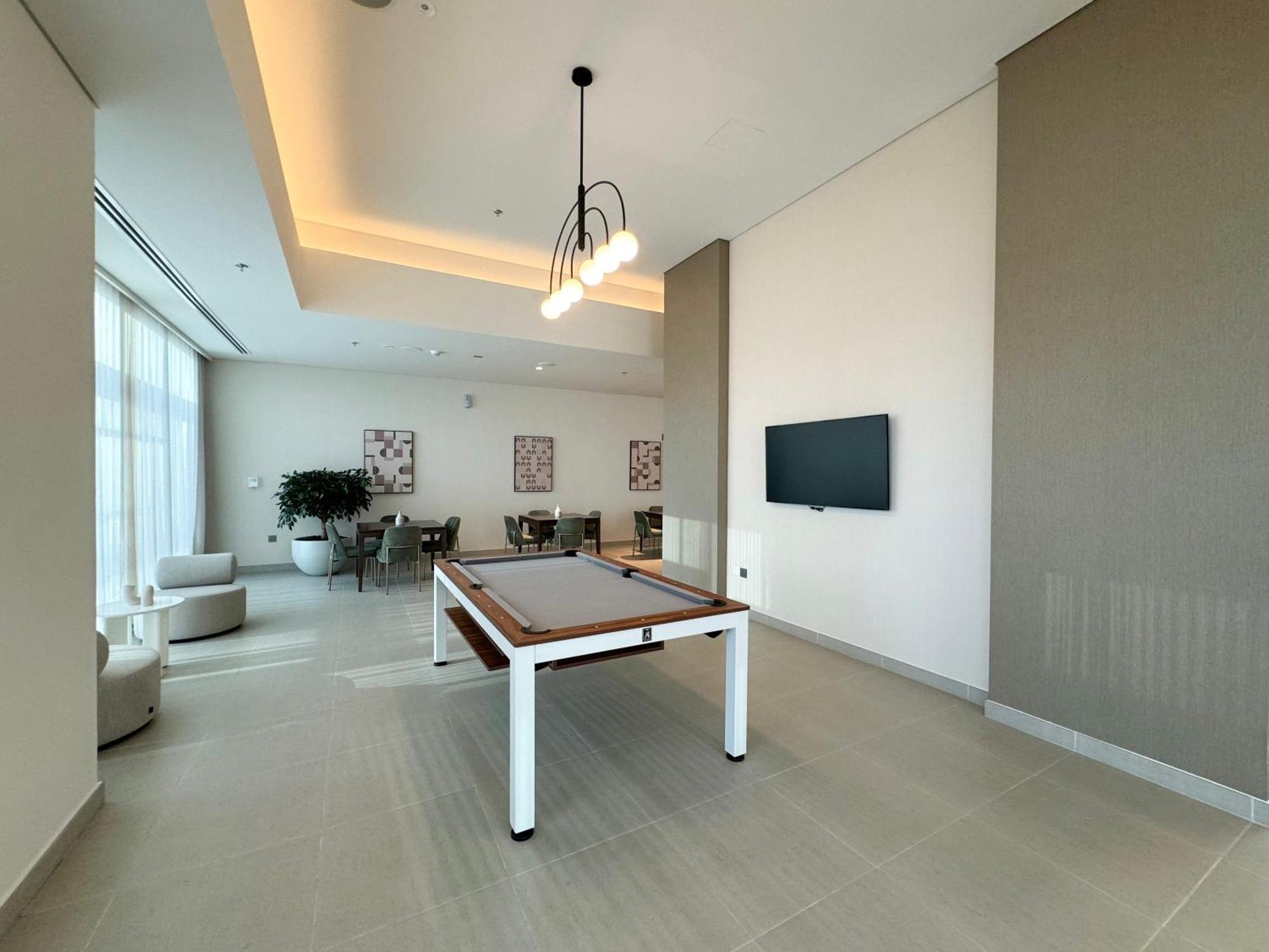 Magnificent - Cozy 2 Bhk Retreat In Downtown Apartment Dubai