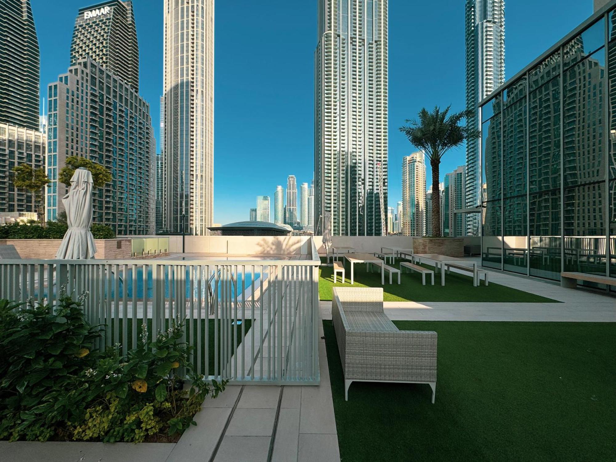 Magnificent - Cozy 2 Bhk Retreat In Downtown Dubai