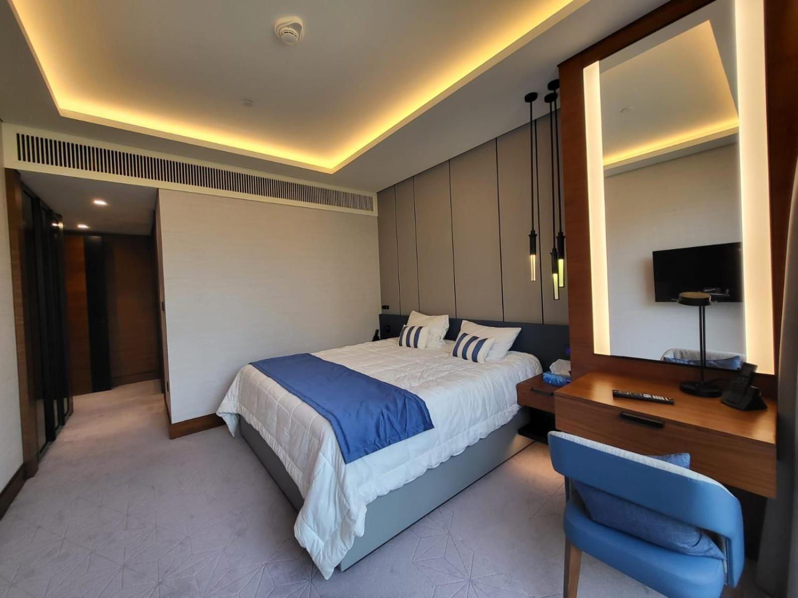 Bluewaters Island - Modern 2 Bedroom Full Apartment *