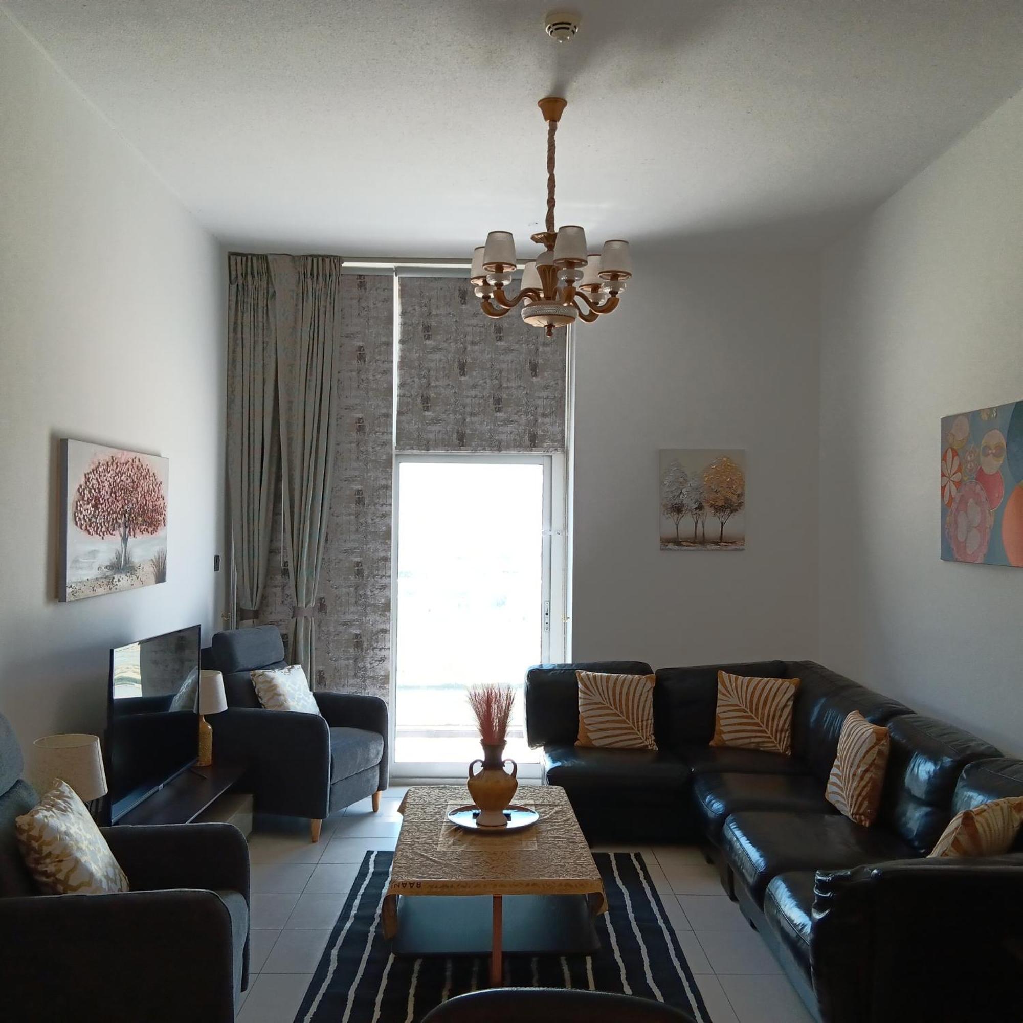 Remarkable 2-bed In Apartment *