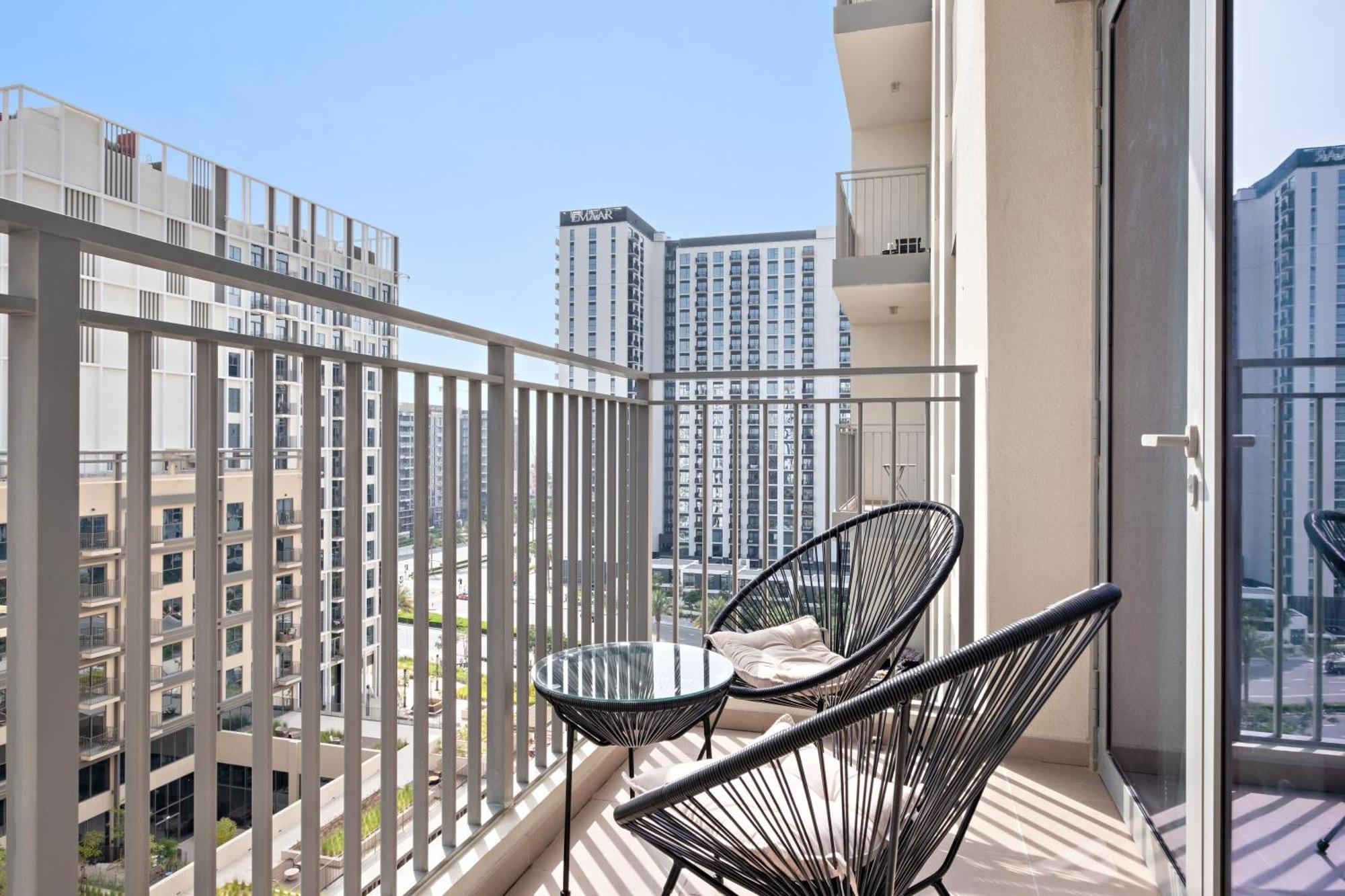 Exclusive 1 Bdr In A Exclusive Neighbourhood *