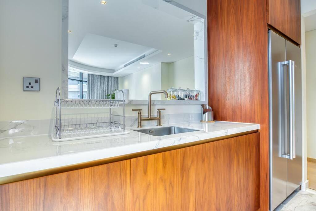 Rh- Elevated Living, Modern 1br Oasis At Rp Heights Walk Away To Mall Apartment *